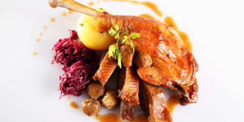 gänsebraten,knödel,rotkraut/roast goose
